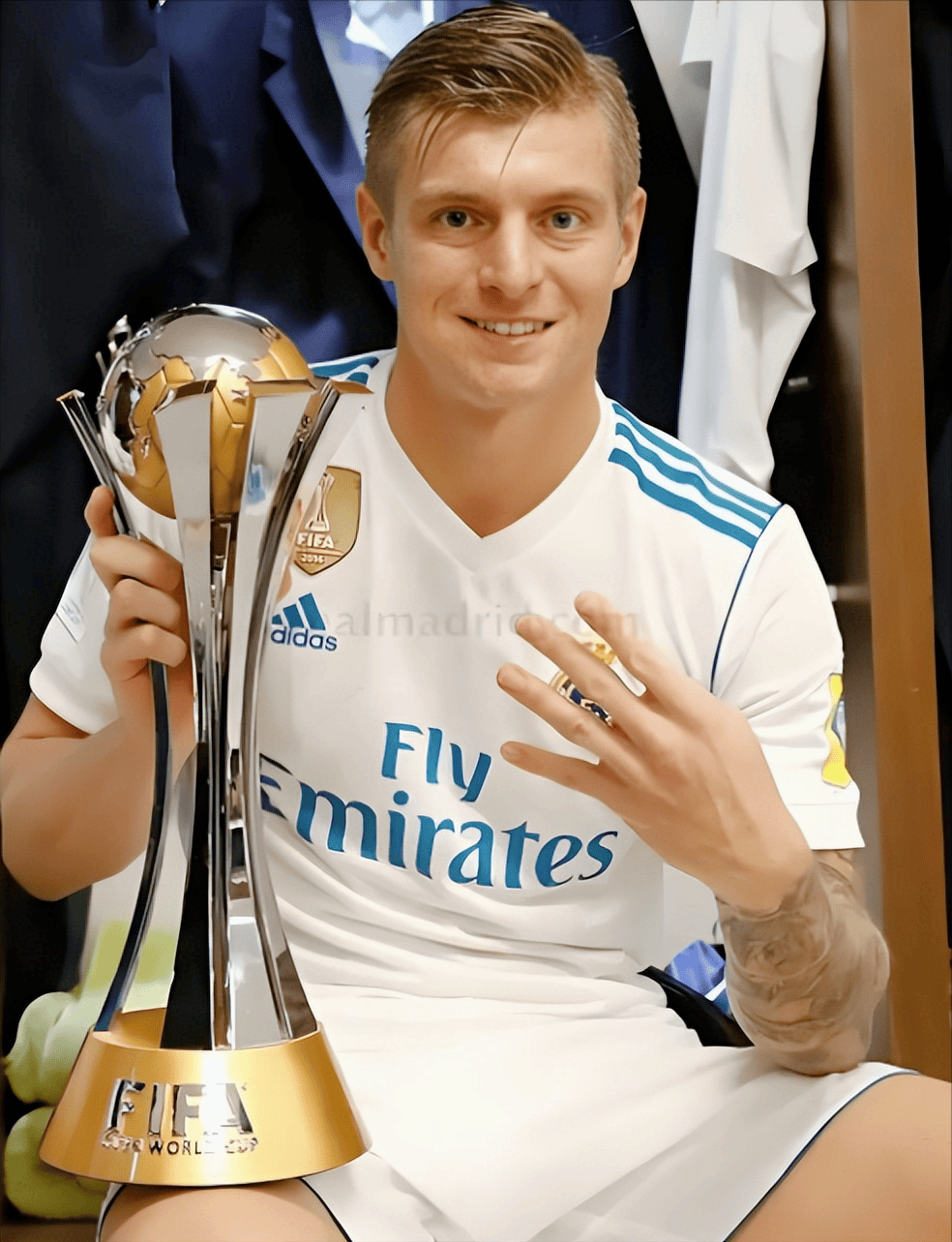 “你不配顶薪!”拜仁一句话,逼出了皇马5座欧冠的中场之王