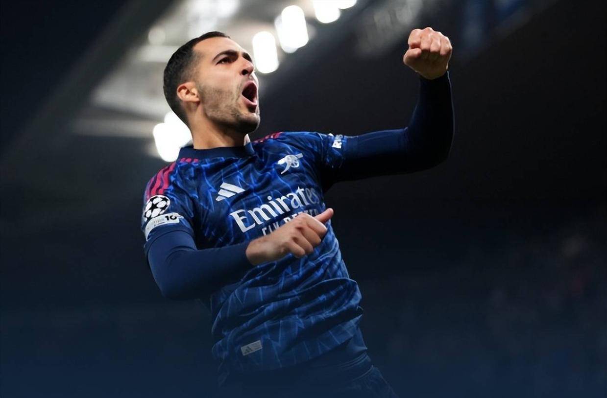 欧冠阿森纳3比0弱旅,十连胜遭遇魔鬼赛程,梅里诺两球状态佳